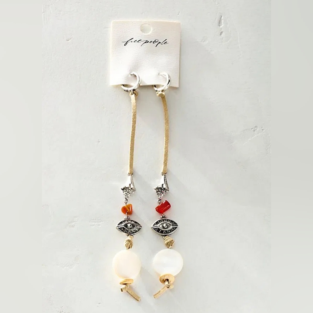 Free People Treasure Dangles/Mother of Pearl - Picture 2 of 9
